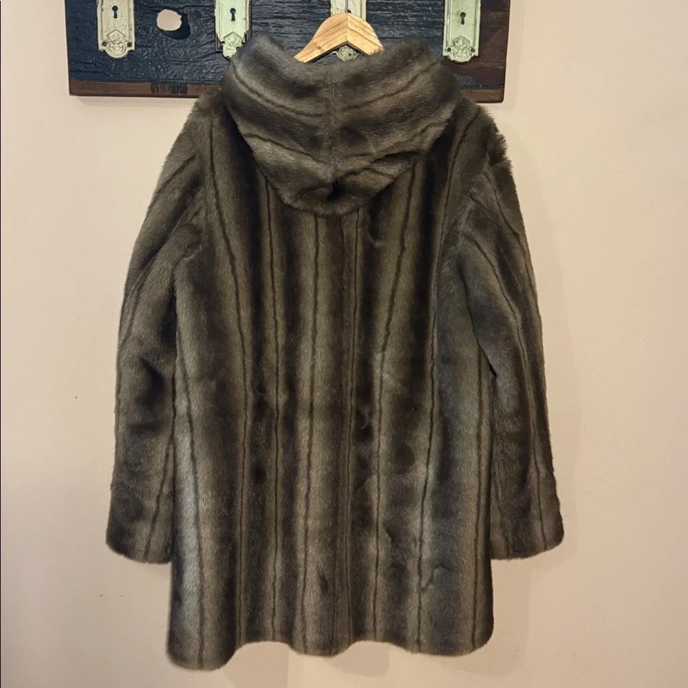 Dennis Basso Reversible Faux Fur Faux Suede Coat with Hood Size Medium - Picture 9 of 16